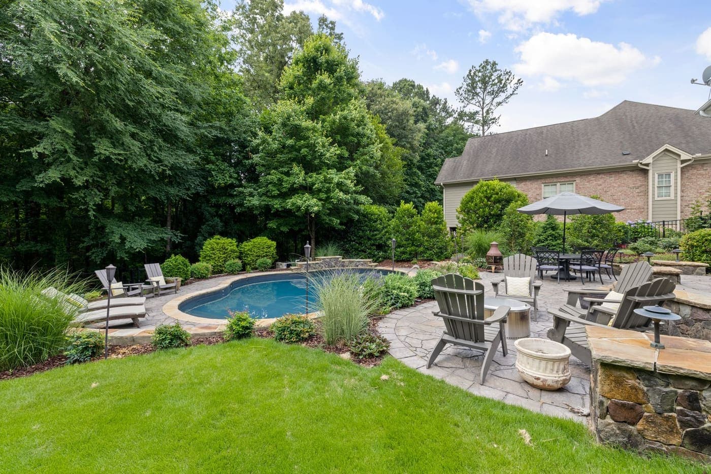 Pools & pool surrounds
